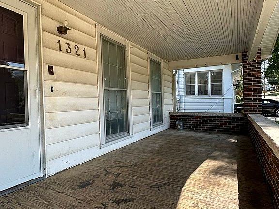 3rd image of 1321 S High Ave