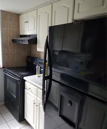 5th image of 4910 Wabash St #4910