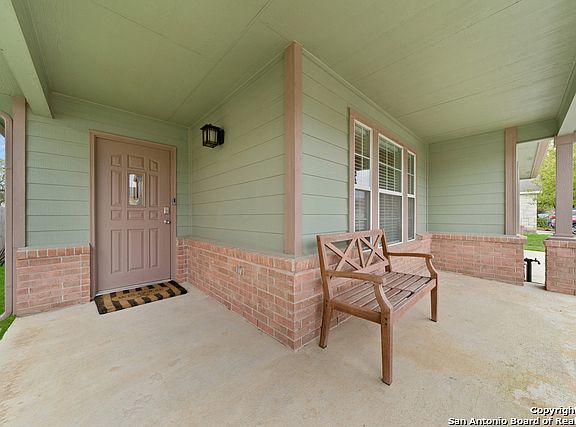 2nd image of 4010 Privet Pl