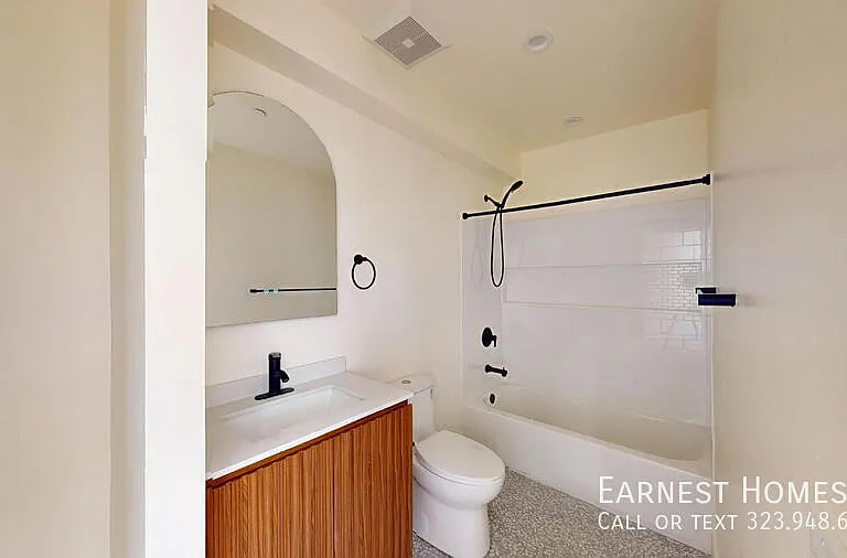 6443 Satsuma Ave — Photo 10