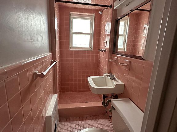 5th image of 2452 Woodhull Ave #1
