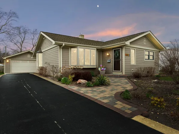 2408 Sigwalt St, Rolling Meadows, IL 60008