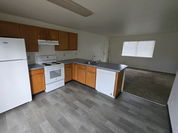 3709 SE 91st Ave #4, Portland, OR 97266