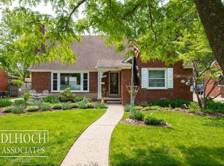 21456 Brierstone St, Harper Woods, MI 48225