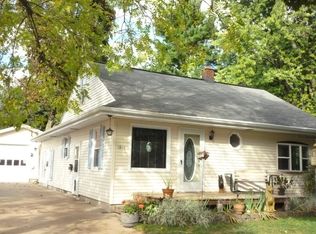 1210 E Jardin St, Appleton, WI 54911