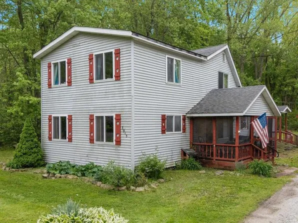 3915 Fruit St, Algonac, MI 48001
