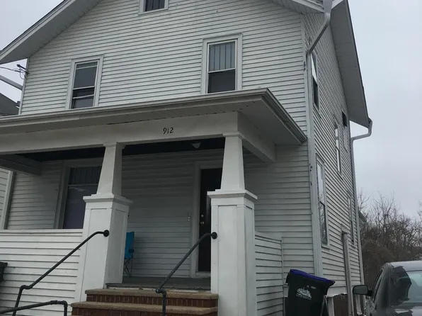 912 Iowa Ave, Iowa City, IA 52240