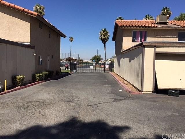 1st image of 221 Tiger Ln
