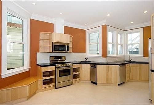 3rd image of 28 Pleasant St