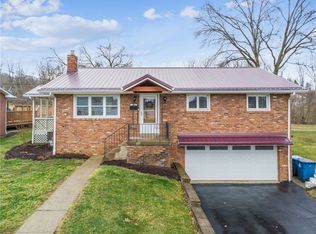714 Skyline Dr, Youngwood, PA 15697
