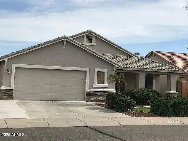 4 bed, 2.0 bath, 2030 sqft, $3,000 — Photo 1