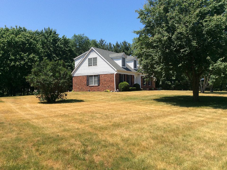 2nd image of 11404 Juniper St