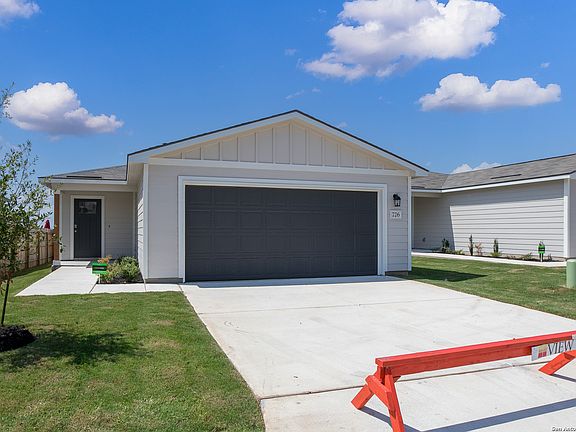 3rd image of 726 Bellamy Drive
