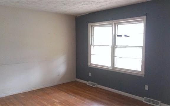 3rd image of 1826 Shiloh Ct