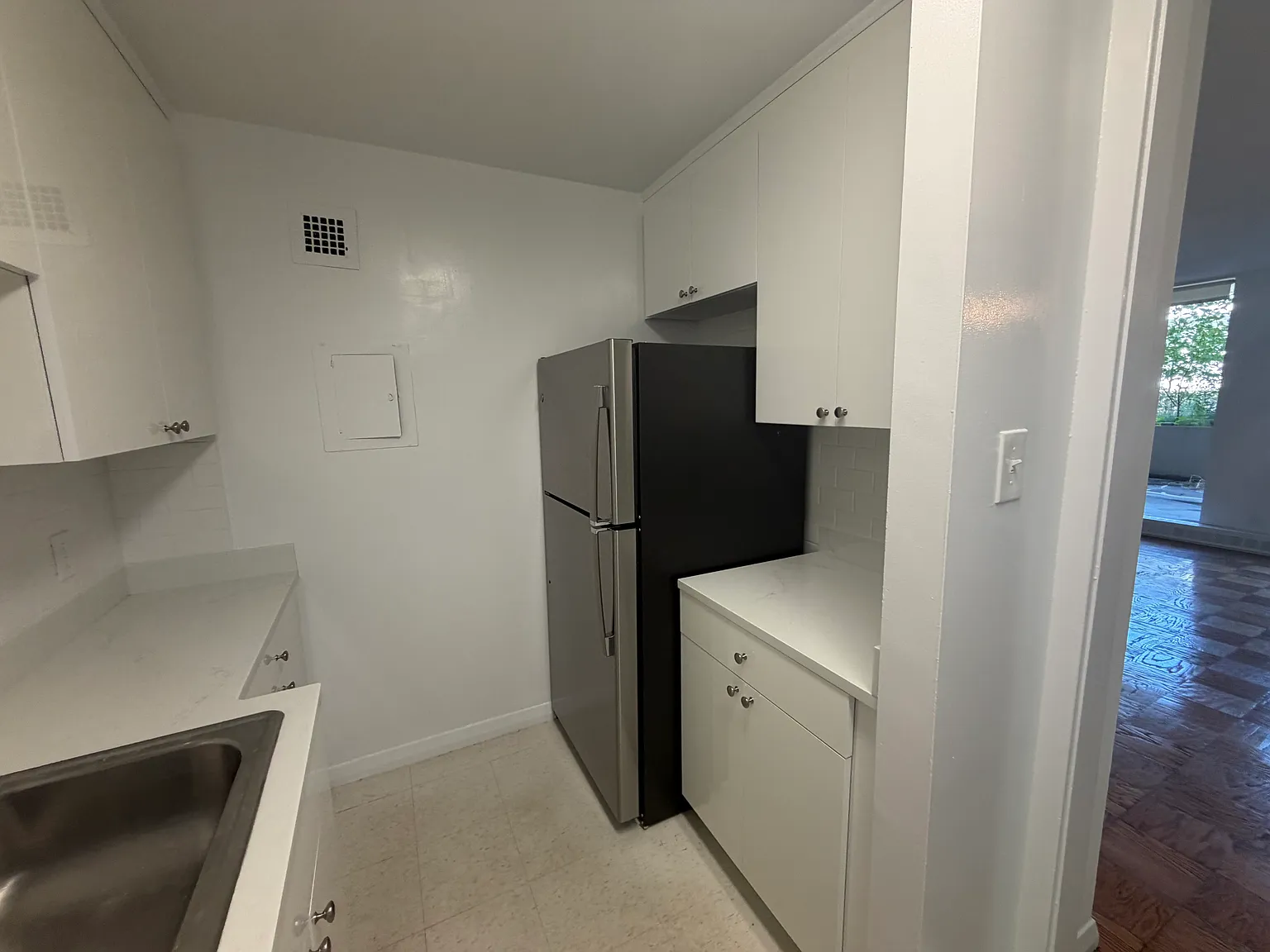 2 bed, 1250 sqft, $3,600 — Photo 2