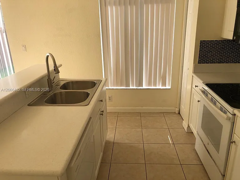 5598 NW 113th Ave #- — Photo 25