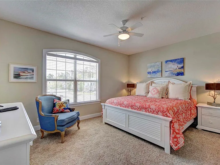 205 Mariners Cir — Photo 32