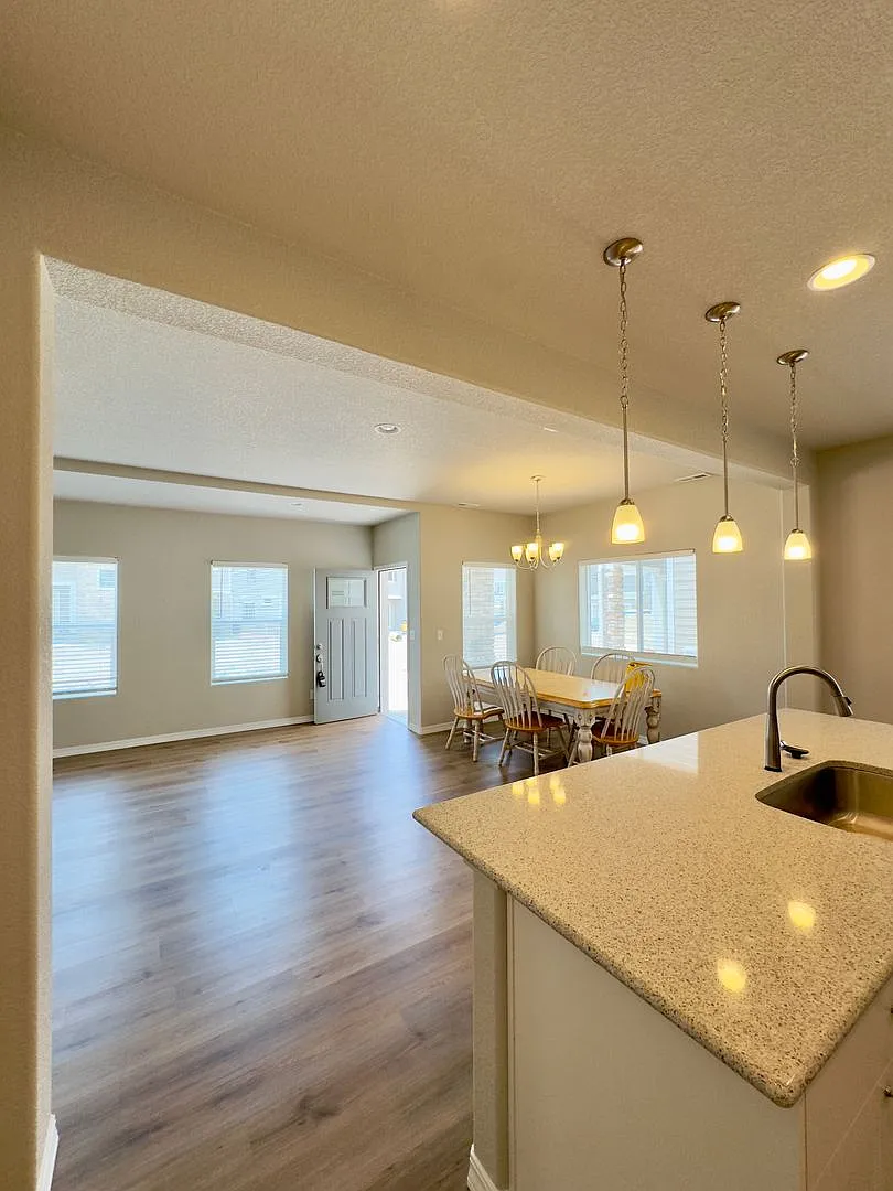 A Gem Home with Open Floor Plan & Prime Location Awaits For You! — Photo 3