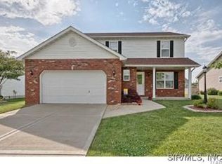 13 W Picketts W, Edwardsville, IL 62025