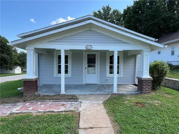 617 E Lexington Ave, Independence, MO 64050