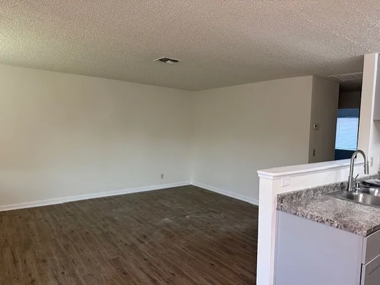 712 Kerryjen Ct — Photo 6