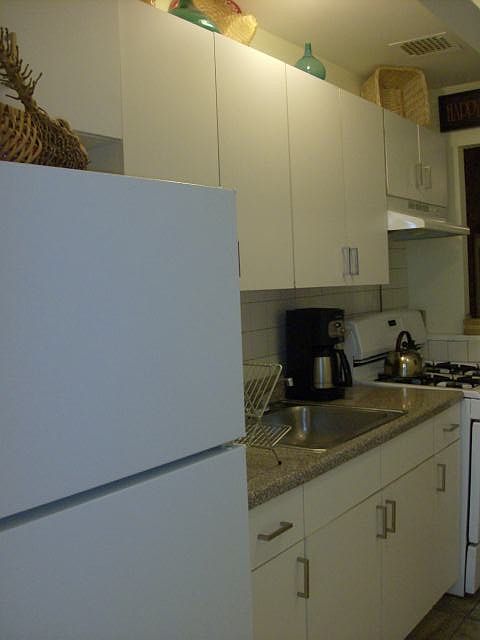 1st image of 687 Lincoln Pl APT 1