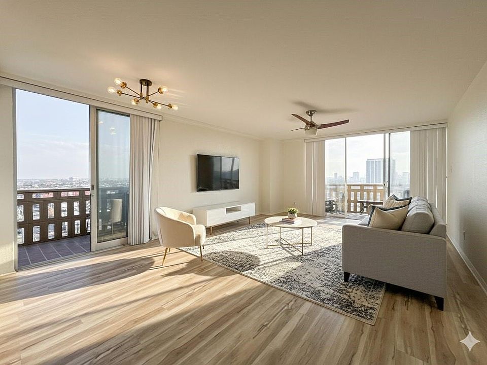 1st image of 2016 Main St APT 1502