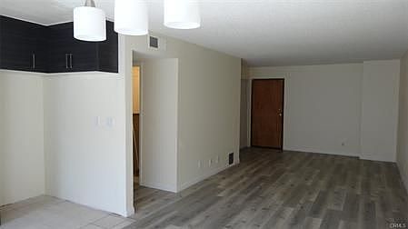 3rd image of 518 Oak St APT 7