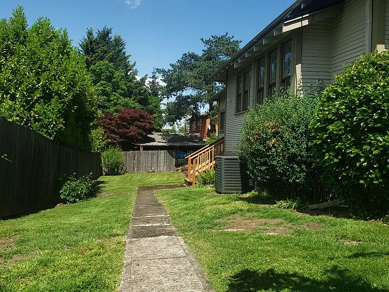 416 S 2nd St — Photo 25