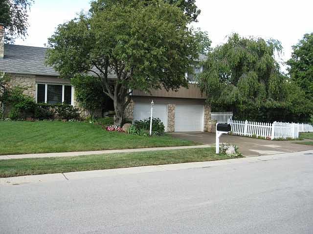 1st image of 25 E Sunblest Ct