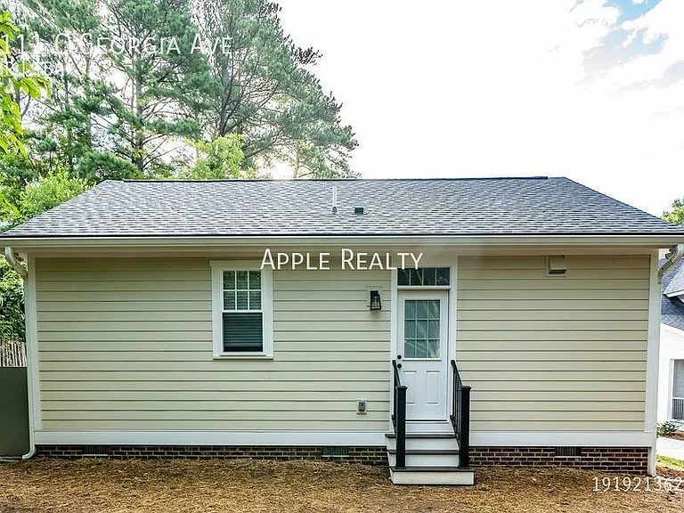 1111C Georgia Ave — Photo 15