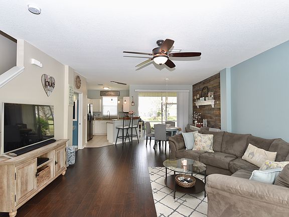 3rd image of 12459 Country White Cir