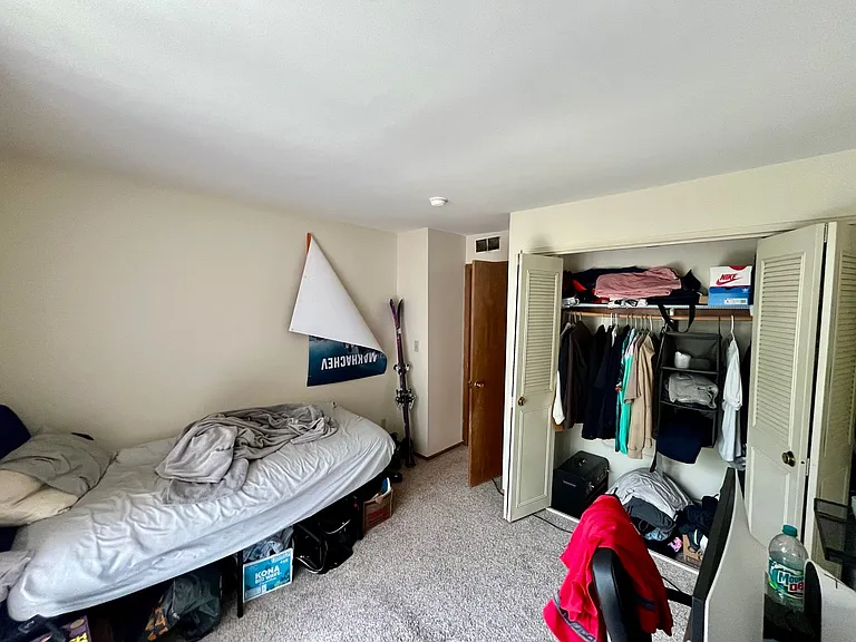 3445 N Oakland Ave — Photo 9