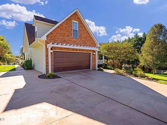 4th image of 406 Grovemont Pl
