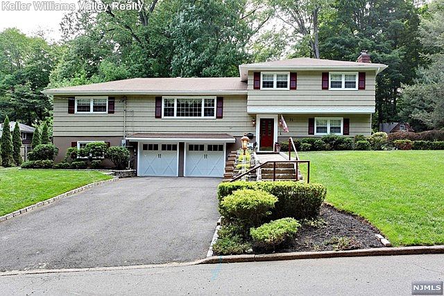1st image of 71 Holdrum St