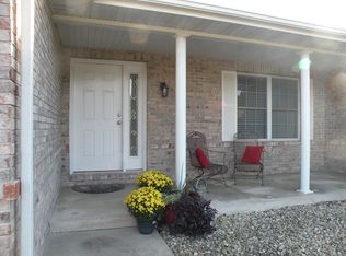 628 Hartman Ln, Waterloo, IL 62298