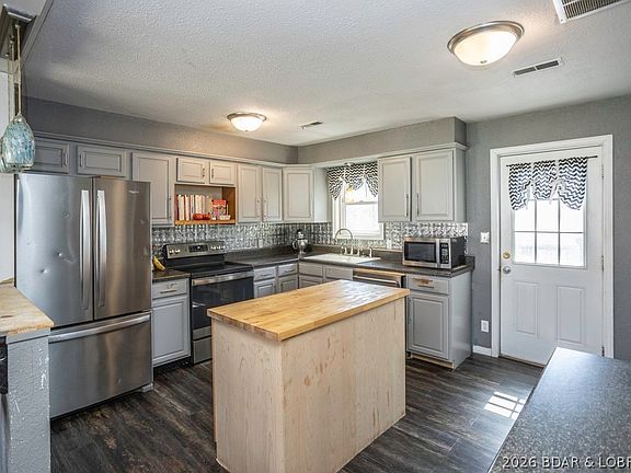 5th image of 19 Ginger Rd