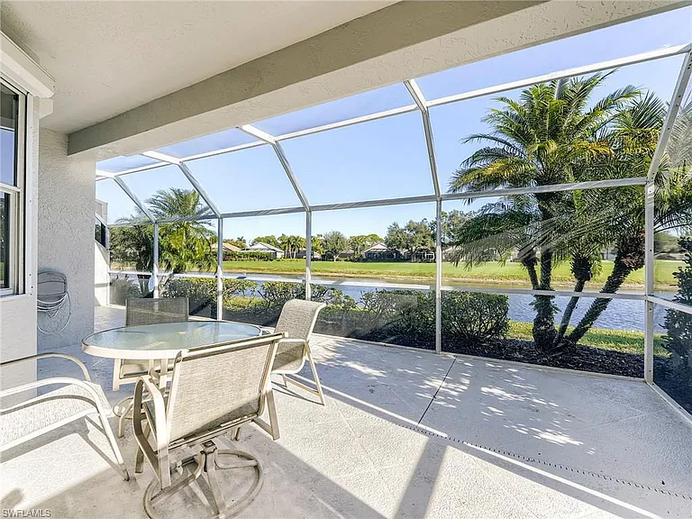 8529 Fairway Bend Dr — Photo 2