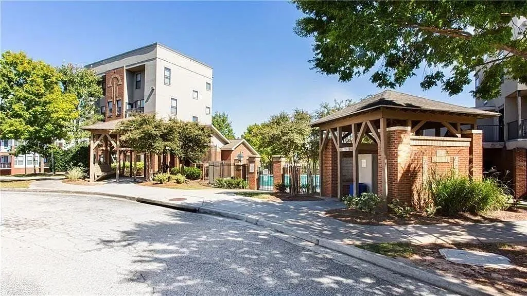 1 bed, 1.0 bath, $1,400 — Photo 1