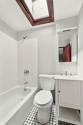 5th image of 8 Hancock St #4