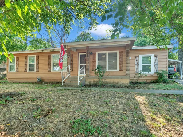 1504 S Cliff St, Decatur, TX 76234