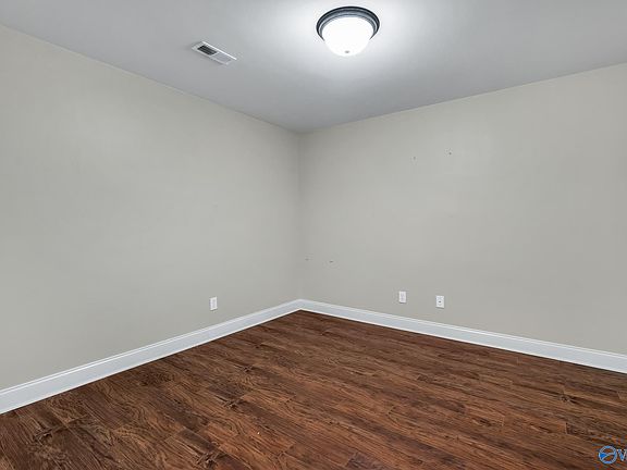 4th image of 128 Willow Tree Dr