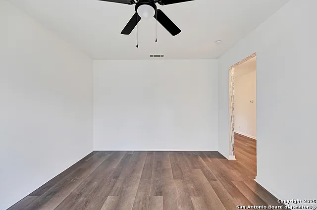 4303 Sunshadow St — Photo 21