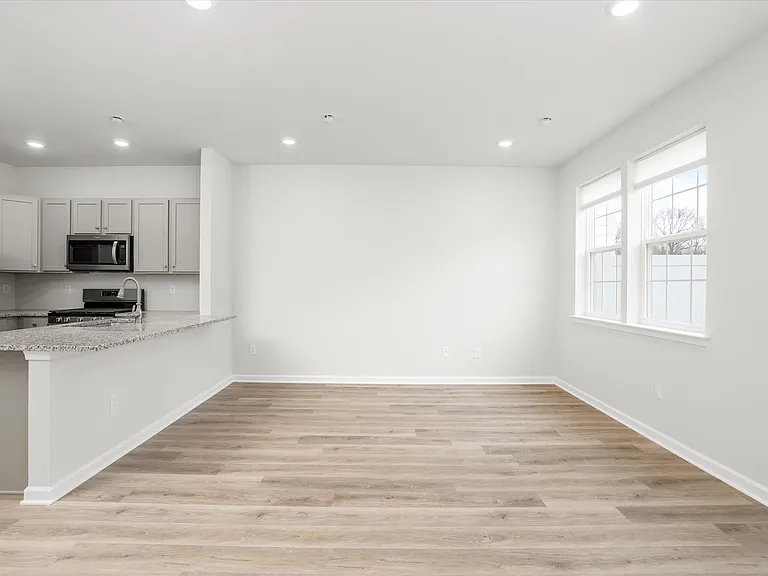 101 Alexander Way — Photo 8