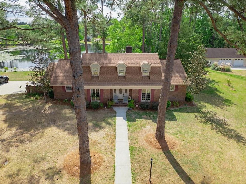 1st image of 2615 Winchester Dr