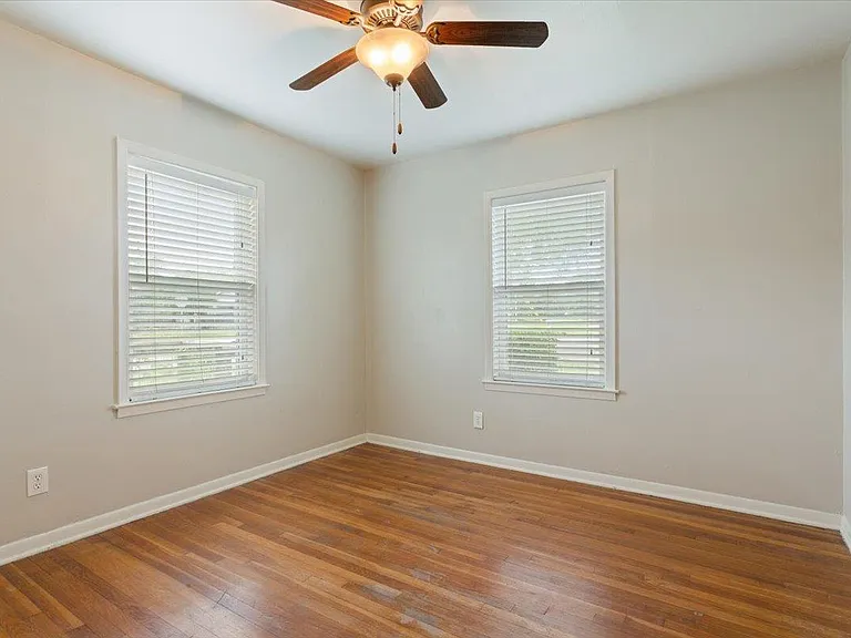 804 Ash St — Photo 10