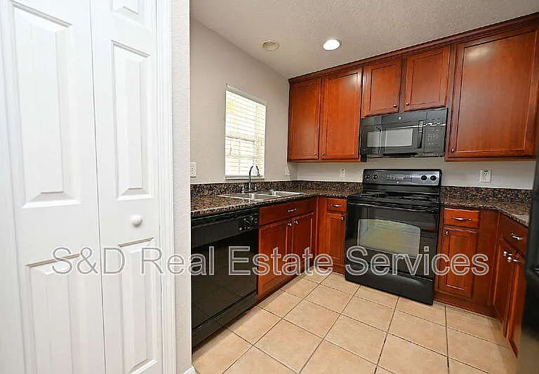 5360 River Rock Rd — Photo 6