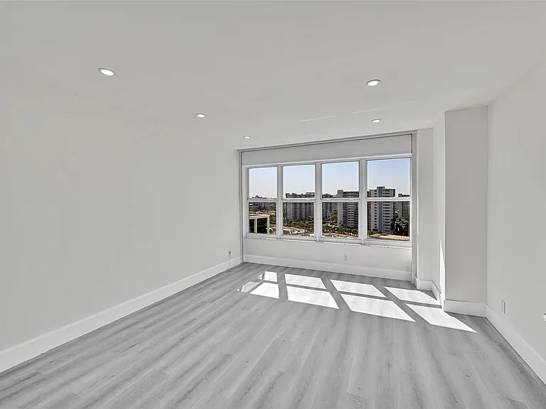 3700 Galt Ocean Dr #1215 — Photo 14