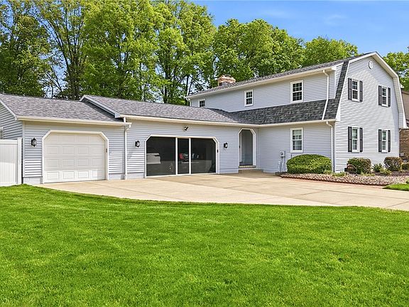 5th image of 8965 Altura Dr NE