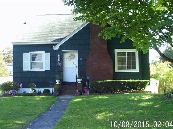 2nd image of 10 Parkwood Ave